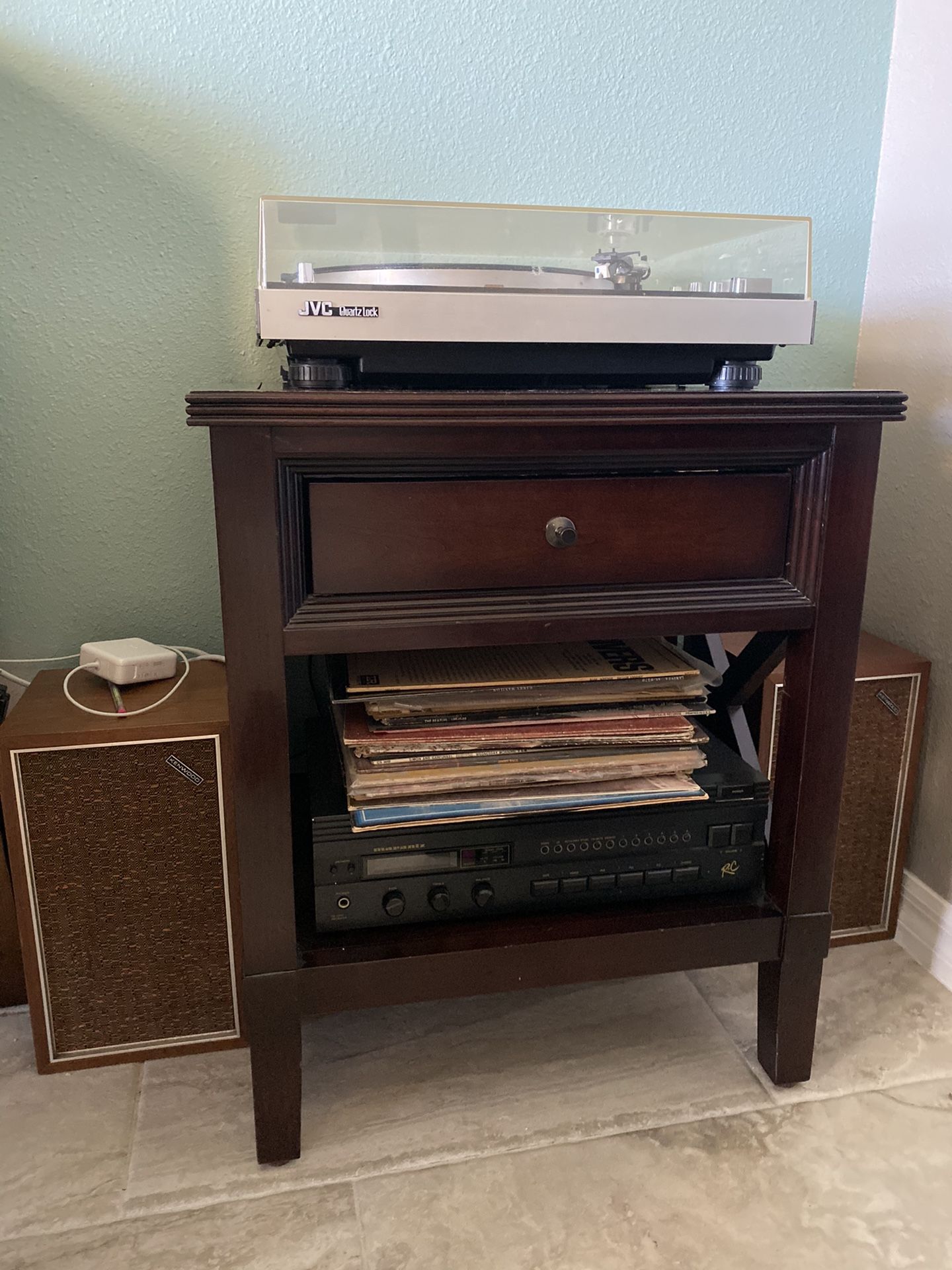 Vintage JVC record player & Marantz receiver + speakers