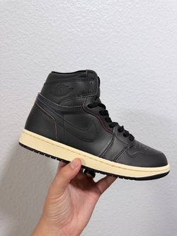 Jordan retro 1 high black