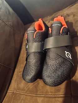 Peloton Altos Cycling Shoes, Black, Women's Size 8 / Men's Size 6.5