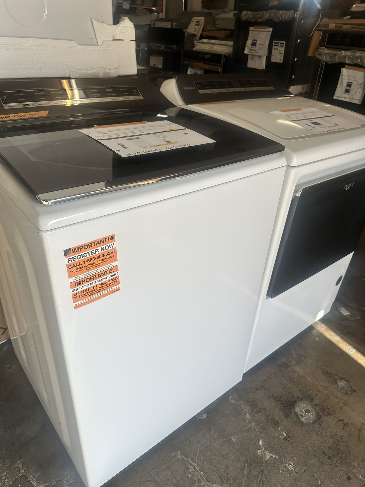 New Whirlpool Washer And Gas Dryer Set