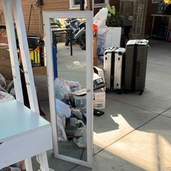 Wall Mounter Mirror With Storage