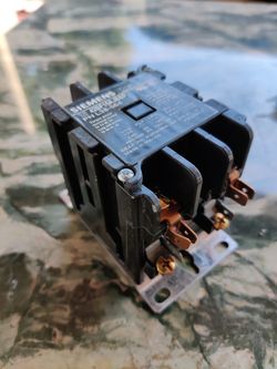 Siemens Relay 42BF15AJBBP Amps: 30; Poles: 2; Coil Voltage: 24;
