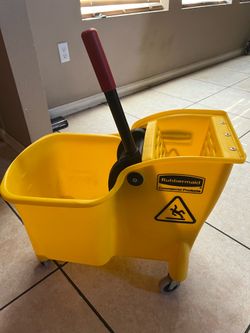 Rubbermaid Mop Bucket