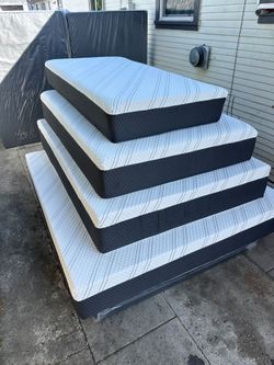 Queen Size Mattress Pillow Top New Bedframe sold separately