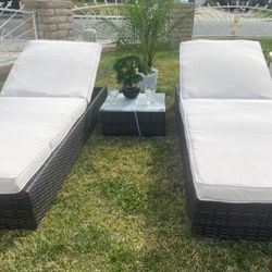 Brand New Patio Lounge Chairs Set