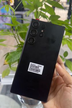 Unlocked - Samsung Galaxy S22 Ultra 5G 128 Gb and clean imei
