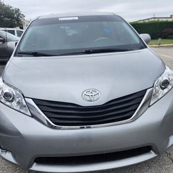 2014 Toyota Sienna 