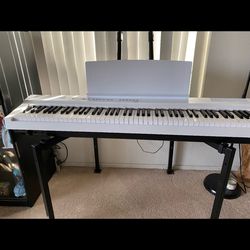 Yamaha P-125 Digital Piano