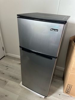 Magic chef mini fridge