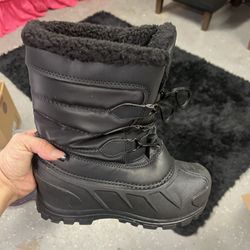 Snow Boots Size 5 