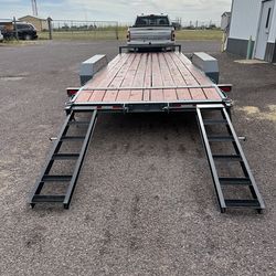 2025 Tomahawk Trailer 82"W X 20’L