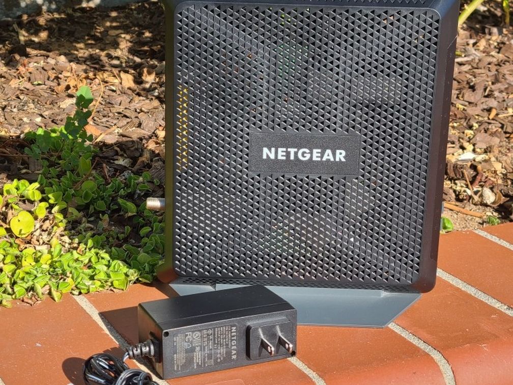 Netgear Nighthawk C7000 AC1900 Cable Modem Wifi Router Combo