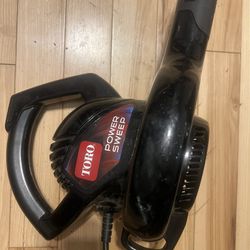 Black Leaf Blower
