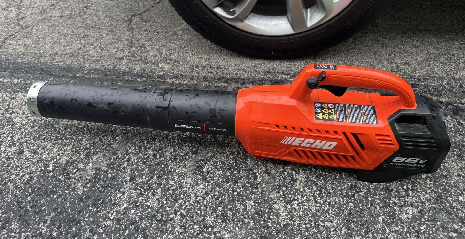 BLOWER - ECHO 145 MPH 550 CFM BLOWER W/BIG BATTERY & CHARGER - $150