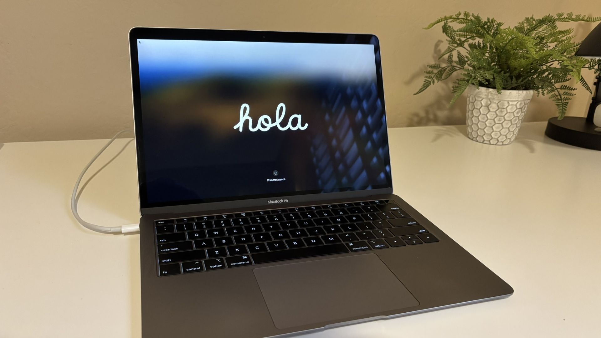 MacBook Air (Retina, 13-inch, 2019) 128GB SSD 8GB RAM