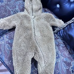 Old Navy Size 0/3 Meses $5