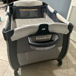 Pack 'n Play Care Suite Bassinet Playard