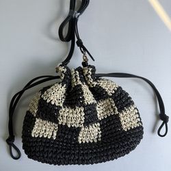 Bucket shoulder strap bag purse boho straw checkers beige and black adjustable strap
