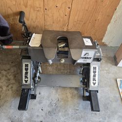 Husky 16ks Fifth Wheel Hitch 