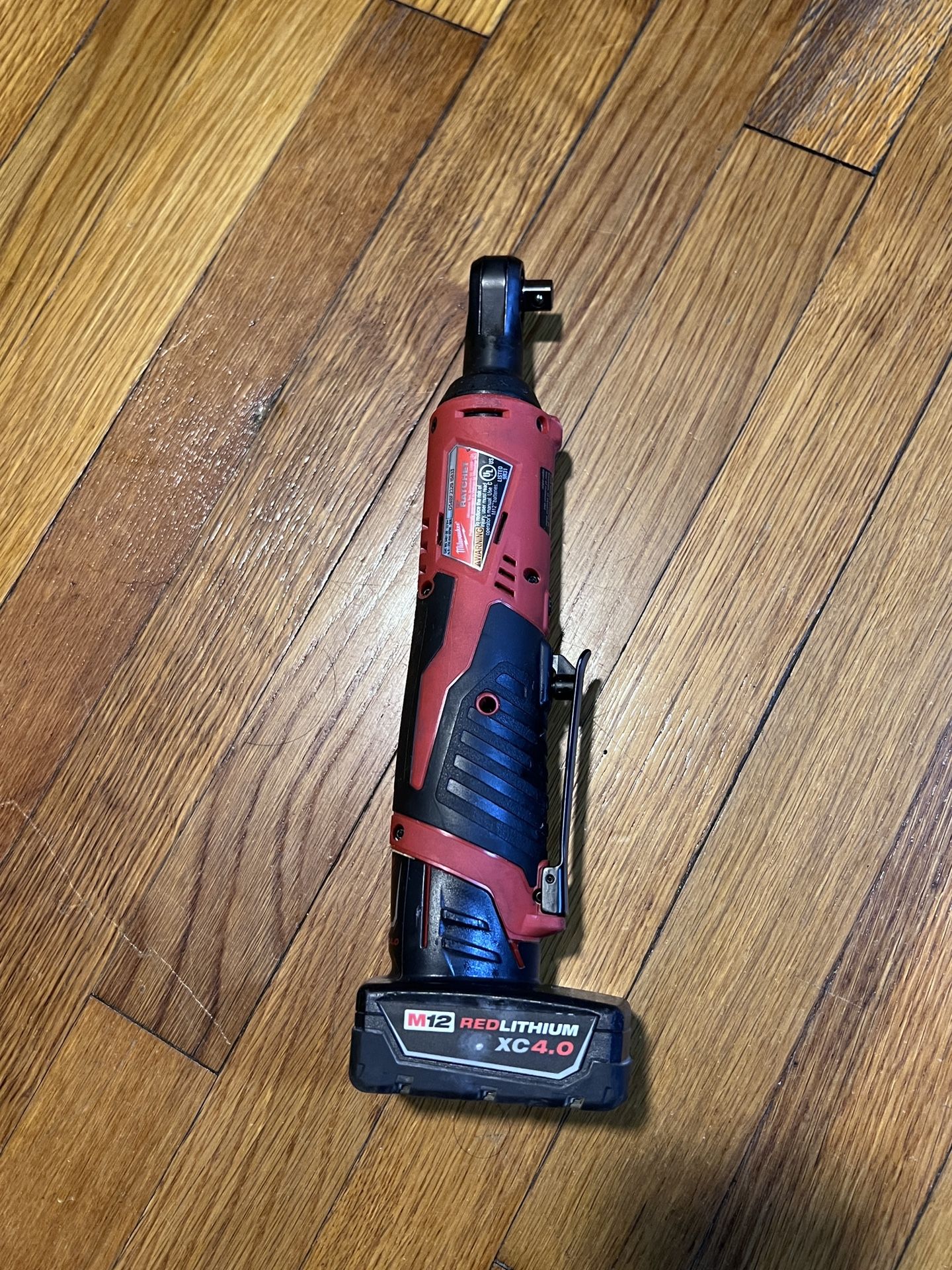 M12 Milwaukee 3/8 Ratchet With 4 Amp Battery