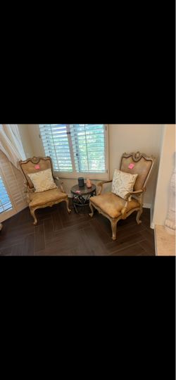 Beautiful Royal Chairs