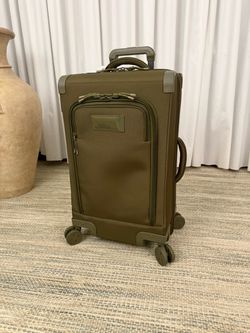 Dagne Dover Seattle Carry-on Rolling Luggage Spinner Suitcase