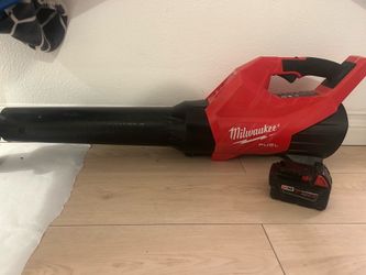 Milwaukee Cordless Leaf Blower