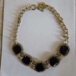 Gold Tone Choker Necklace With Rhinestone. 