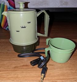 Vintage 60s MCM Plastic Coffee Pot Avocado Green Regal Ware Poly Perk 2-4  Cup Electric Pot Crown Design Travel Water Heater Works Great 