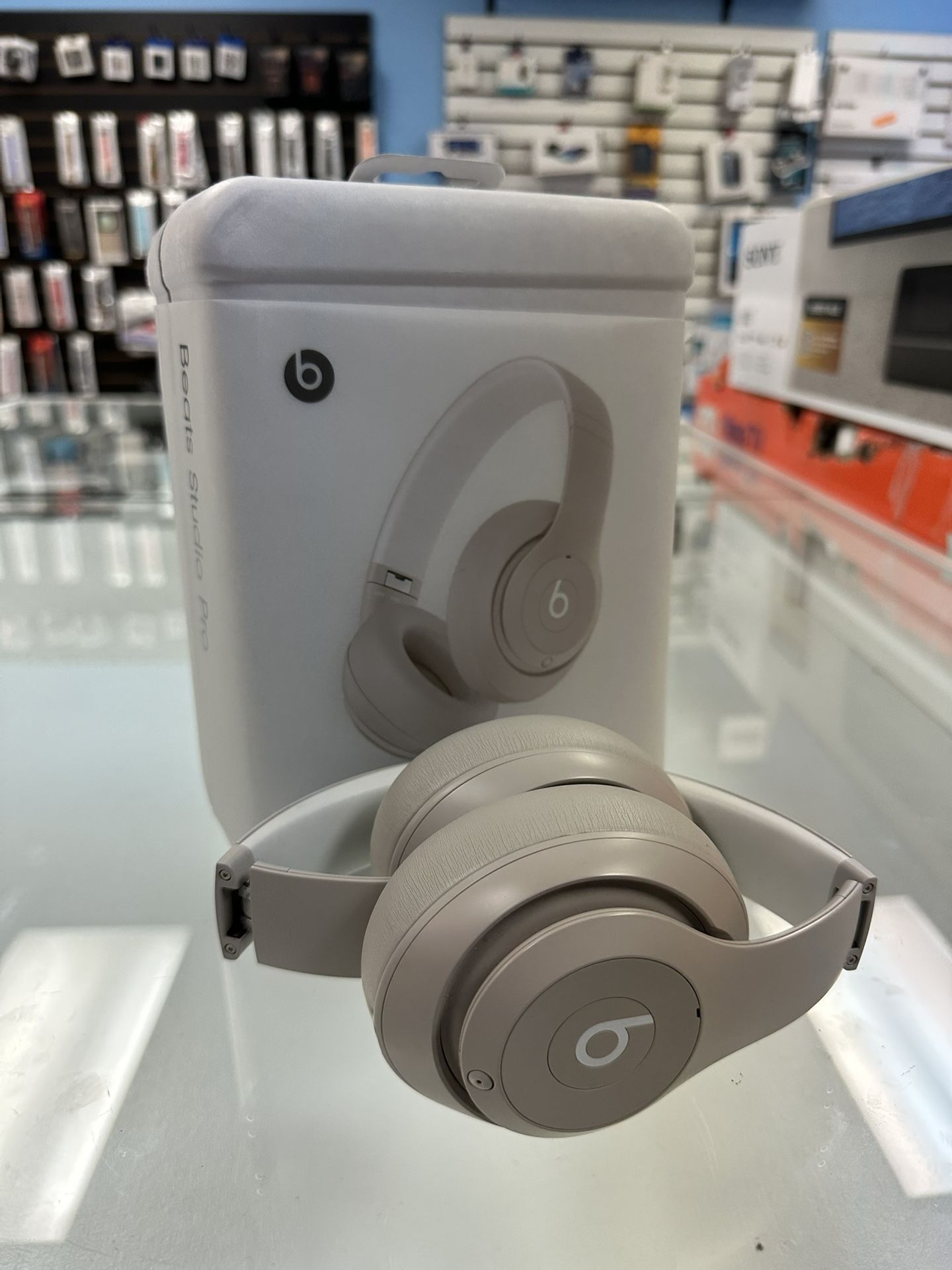 Beats Studio Pro Beige New With Apple Care Plus Till 2026
