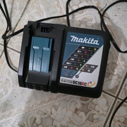 Makita Charger