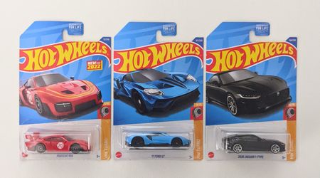 Mattel Hot Wheels HW Turbo Edition Bundle Porche 935 '17 Ford GT 2020 Jaguar F