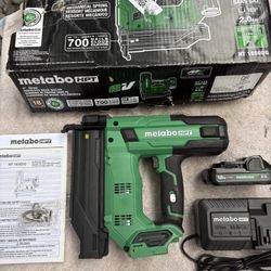 New/Unused-Metabo HPT MultiVolt 18 Gauge 2” Straight Brad Nailer- NT1850DG-Open Box With Battery & Charger