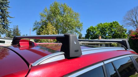Bmw cross bars like new!