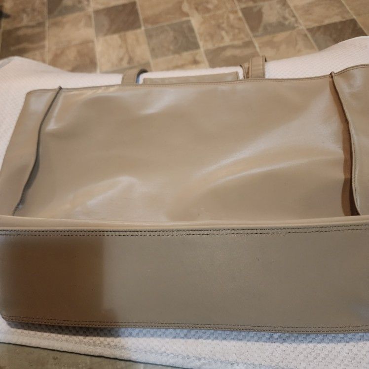 Brand New Extra Large Tote Hobo Bag Vinyl Beige Snaps And Velcro Brought From Target Never Use Is Brand New