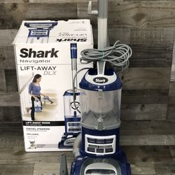 Shark NV360 Navigator Lift-Away Deluxe Upright Vacuum with Large Dust Cup Capacity, HEPA Filter, Swivel Steering, Upholstery Tool & Crevice Tool, Blue