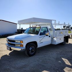 2000 Chevrolet 3500 Regular Cab & Chassis 132" WB