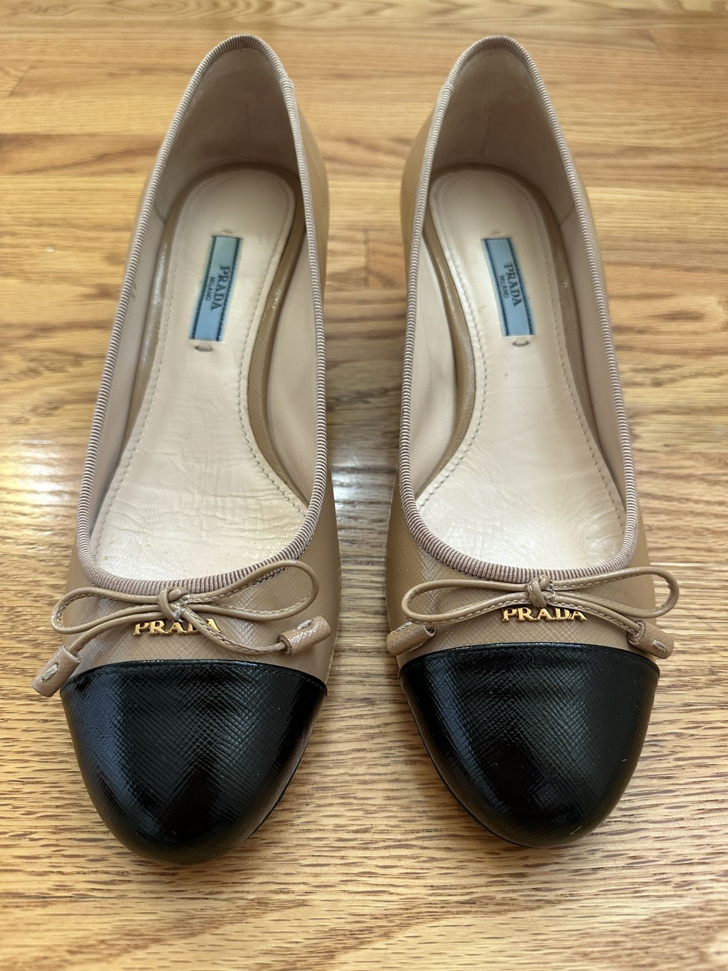 (NEW) PRADA Shoes Woman Size 39, US Size 9 (Authentic)
