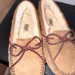 Ugg Size 7 Womens