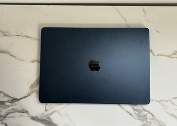 MacBook M2 (2022)