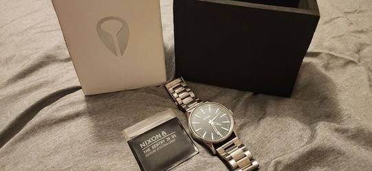 Nixon Mens watch