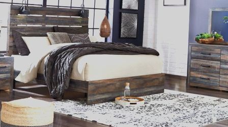 Queen Bed Set from Ashley