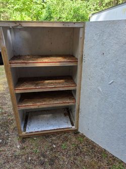 Shelving,  free