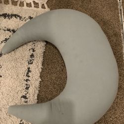 Snuggle Me Feeding Pillow