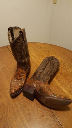 Ladies 7 1/2D Snakeskin Boots