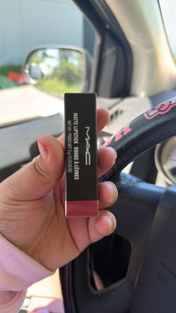 Mac diva lipstick