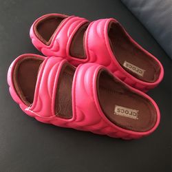 CROCS 10 Women 8 men