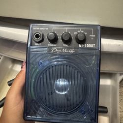 GUITAR AMPLIFIER