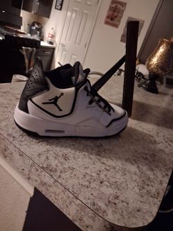 Boys shoes