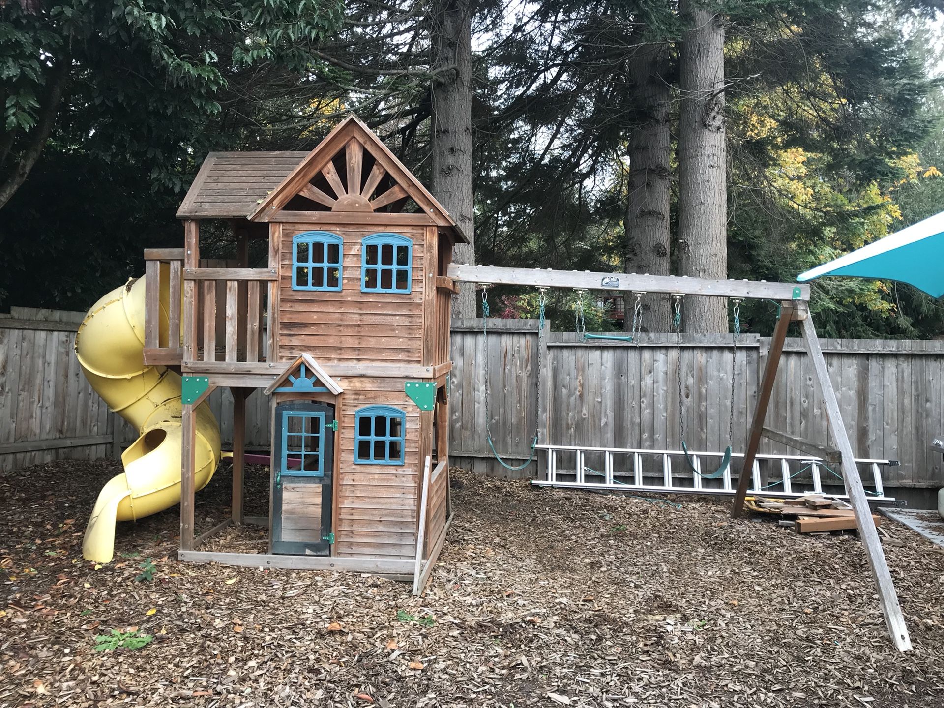 Outdoor play set